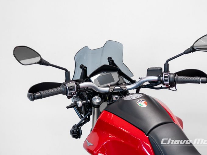 MOTO GUZZI V85 TT 4