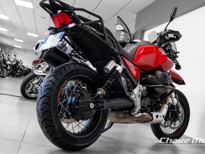 MOTO GUZZI V85 TT 4