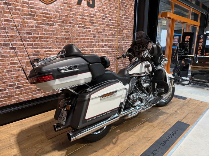 HARLEY-DAVIDSON TOURING ELECTRA GLIDE 1800 ULTRA CLASSIC 4