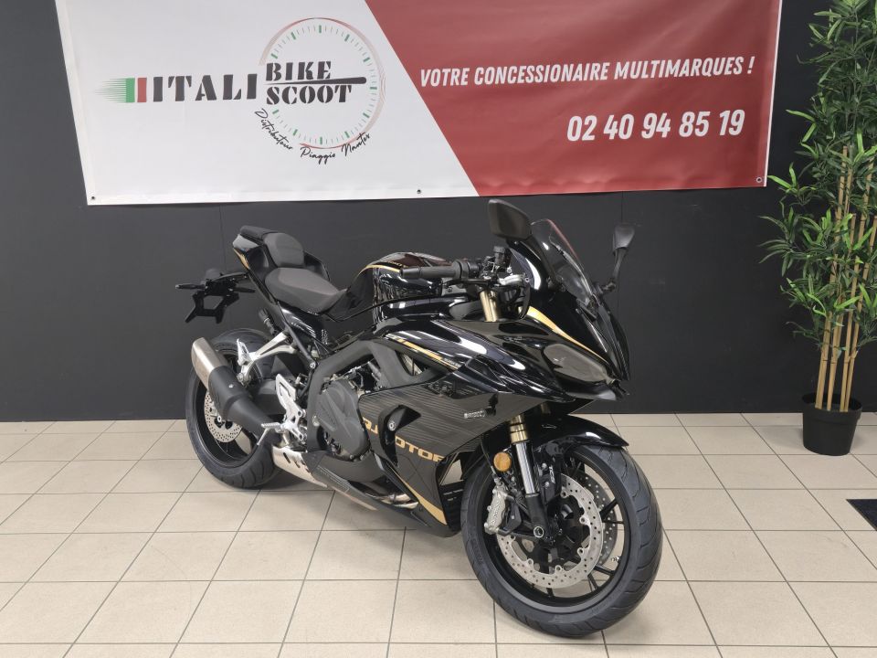 QJ MOTOR SRK 800 RR 4