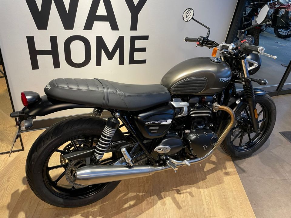 TRIUMPH SPEED TWIN 900 4
