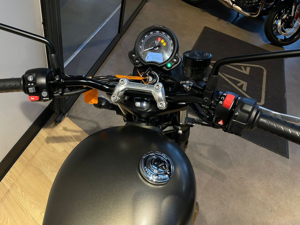 TRIUMPH SPEED TWIN 900 4