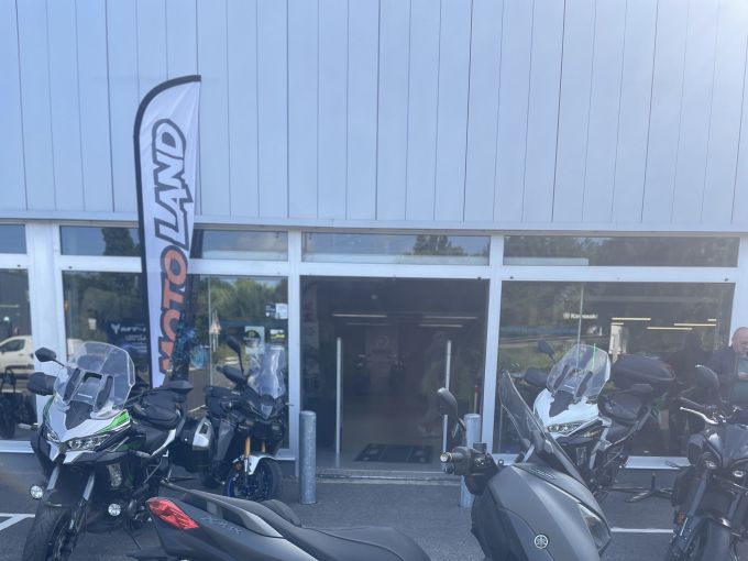 YAMAHA XMAX 125 TECH MAX 4