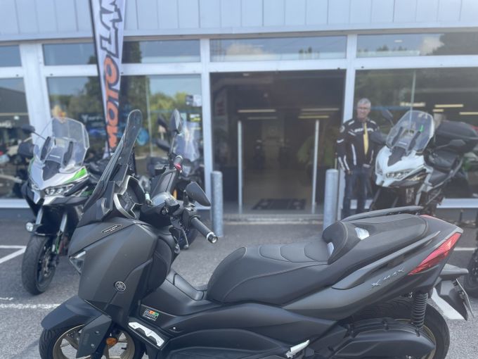 YAMAHA XMAX 125 TECH MAX 4