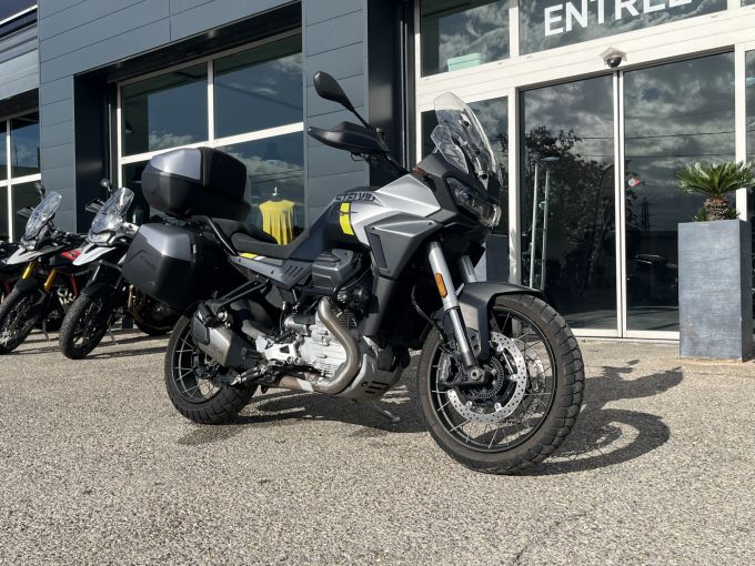 MOTO GUZZI STELVIO 4