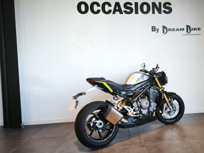 TRIUMPH SPEED TRIPLE 1200 RS 4