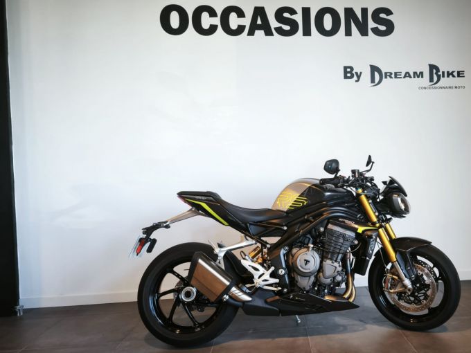 TRIUMPH SPEED TRIPLE 1200 RS 4
