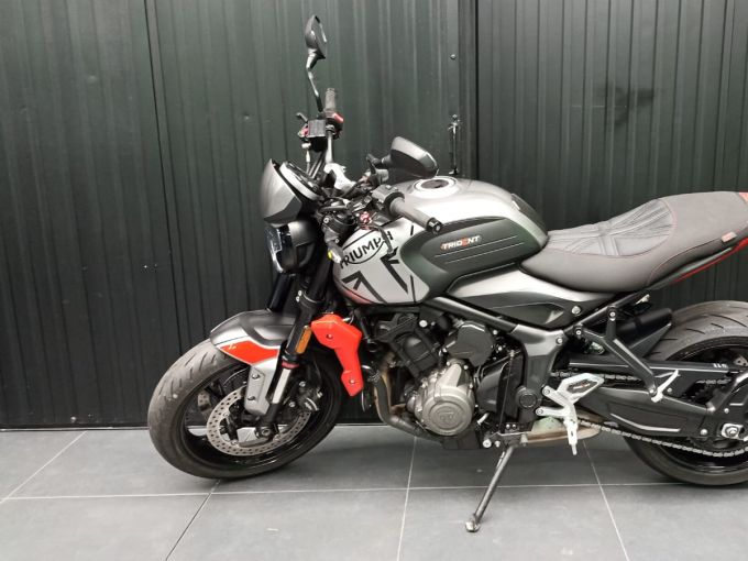 TRIUMPH TRIDENT 660 4