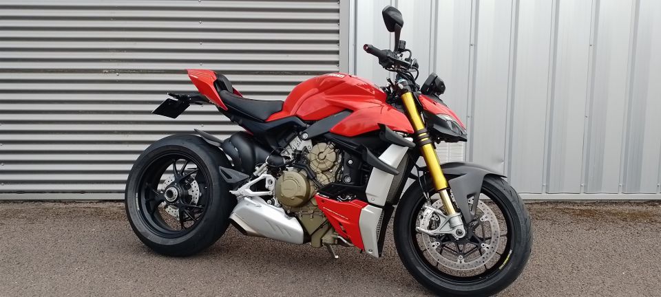 DUCATI STREETFIGHTER V4S 4