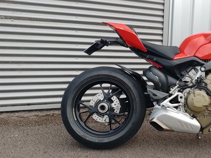 DUCATI STREETFIGHTER V4S 4