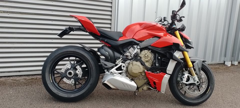 DUCATI STREETFIGHTER V4S 4