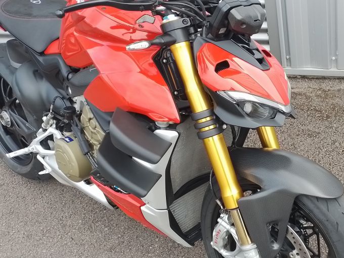 DUCATI STREETFIGHTER V4S 4