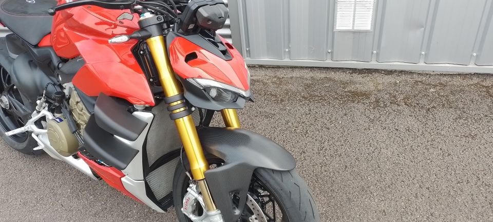 DUCATI STREETFIGHTER V4S 4