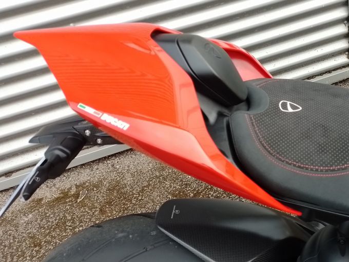 DUCATI STREETFIGHTER V4S 4