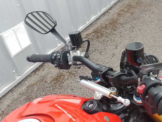 DUCATI STREETFIGHTER V4S 4
