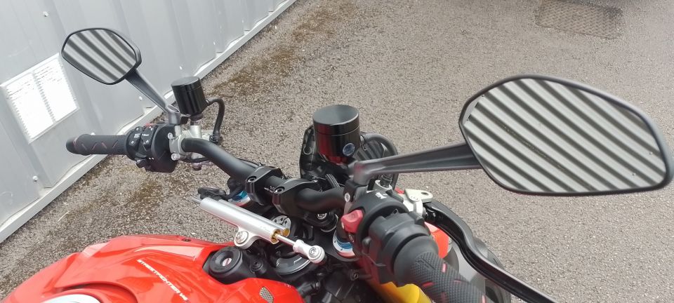 DUCATI STREETFIGHTER V4S 4