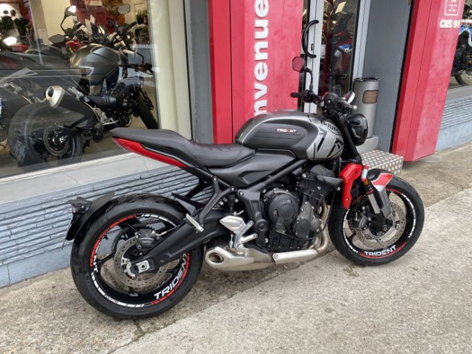 TRIUMPH TRIDENT 660 4