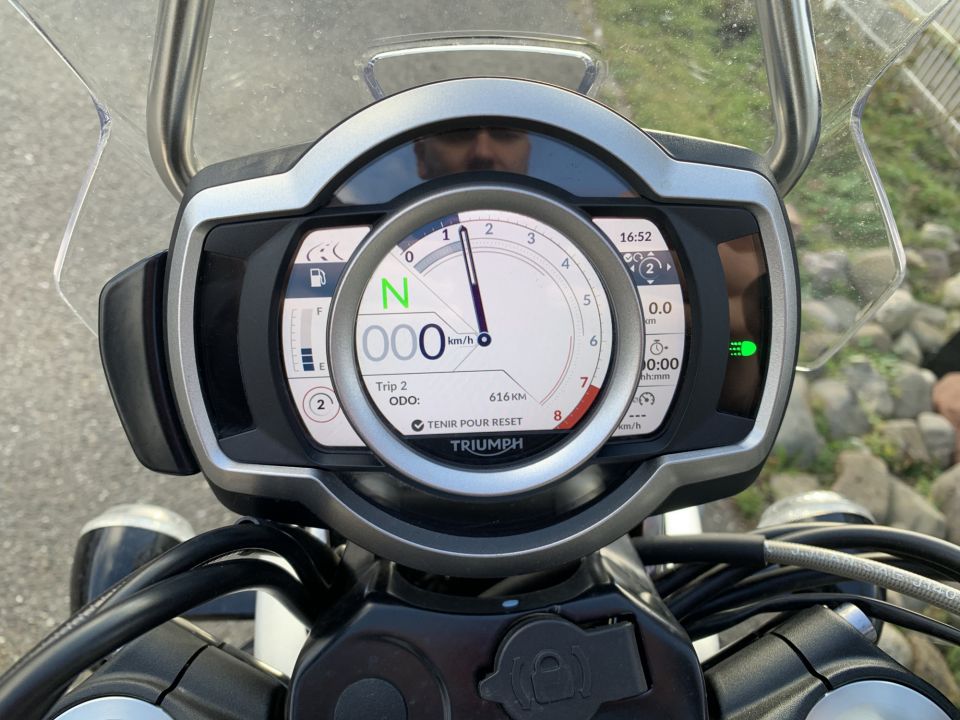 TRIUMPH SCRAMBLER 1200 XC 4