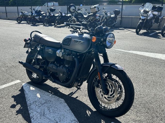 TRIUMPH BONNEVILLE T120 4
