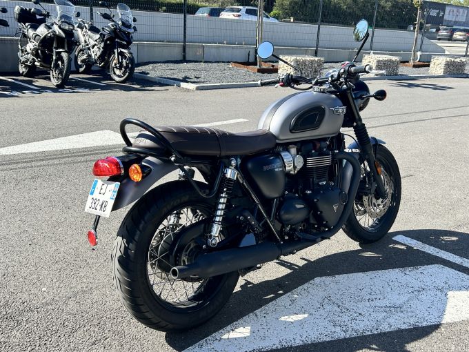 TRIUMPH BONNEVILLE T120 4