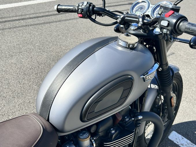 TRIUMPH BONNEVILLE T120 4