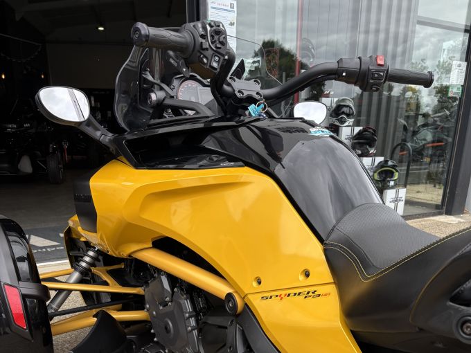 CAN-AM SPYDER F3-S 4