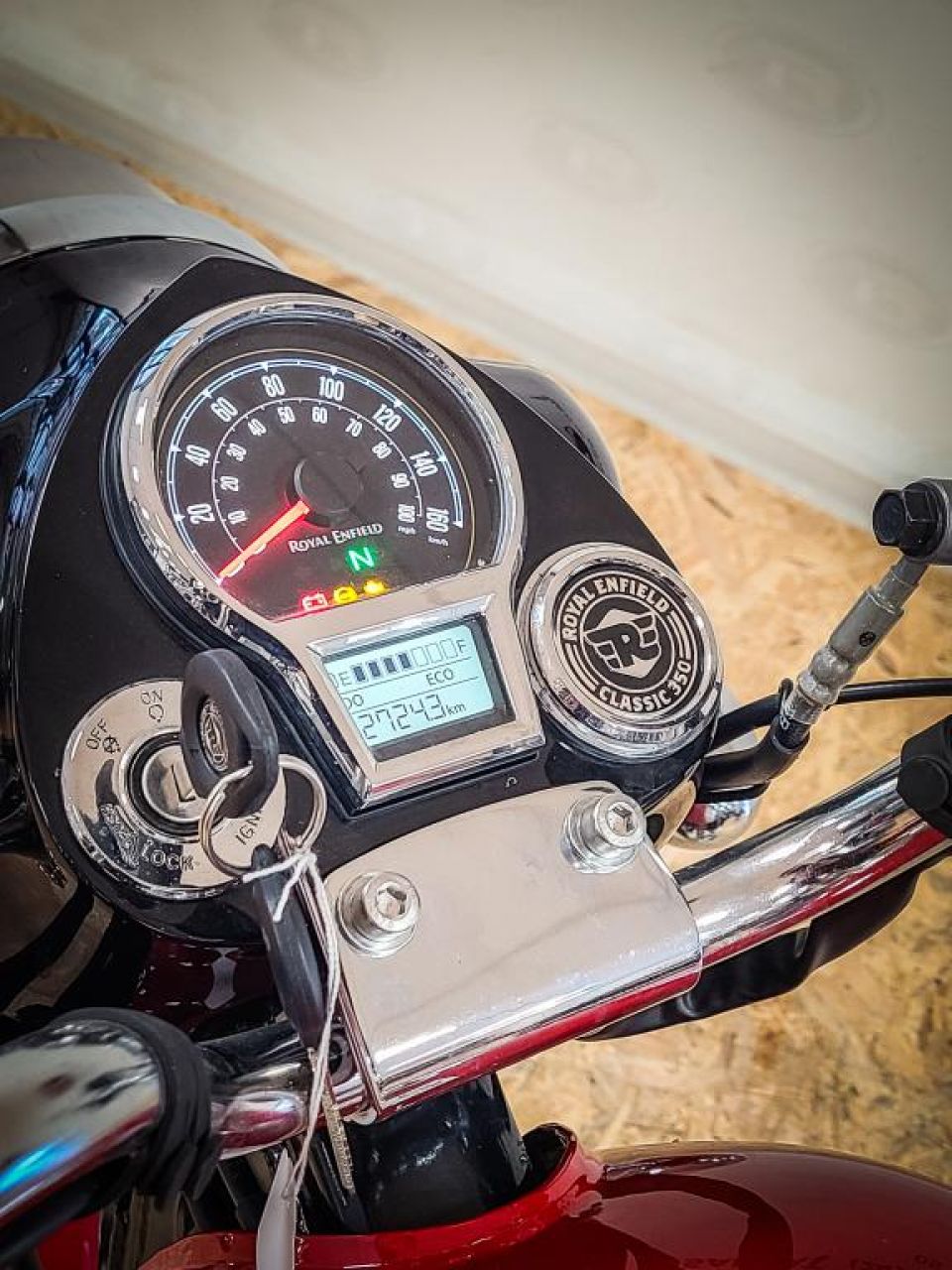 ROYAL ENFIELD CLASSIC 350 CHROME 4