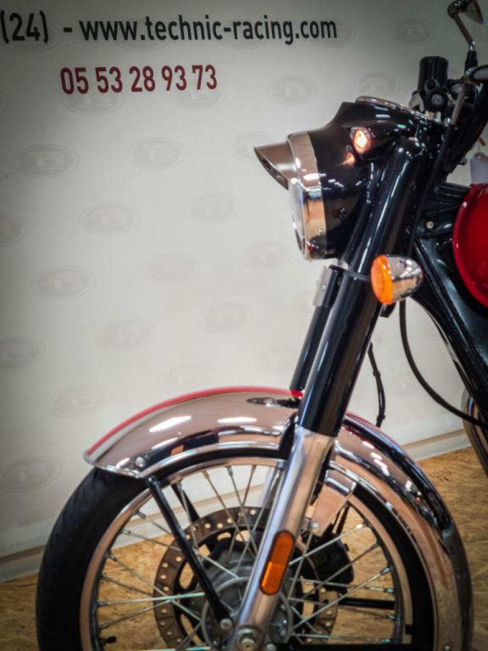 ROYAL ENFIELD CLASSIC 350 CHROME 4