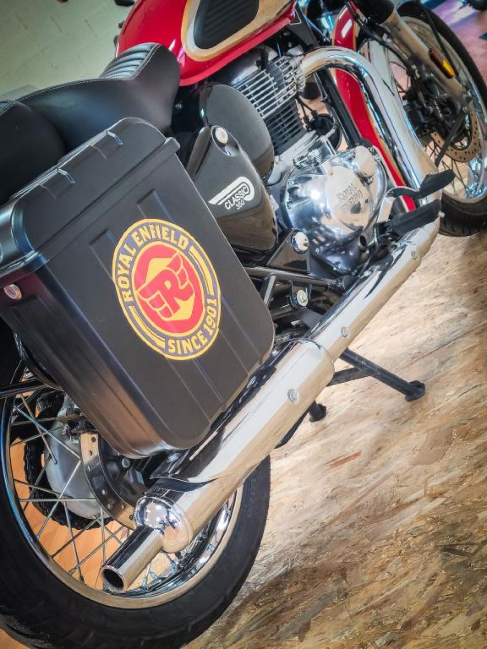 ROYAL ENFIELD CLASSIC 350 CHROME 4