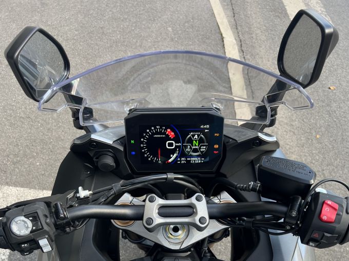 SUZUKI GSX-S 1000 GT 4