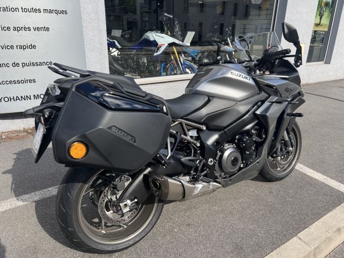 SUZUKI GSX-S 1000 GT 4
