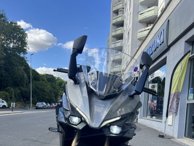SUZUKI GSX-S 1000 GT 4