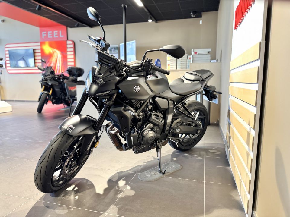YAMAHA MT-07 Y-AMT 4