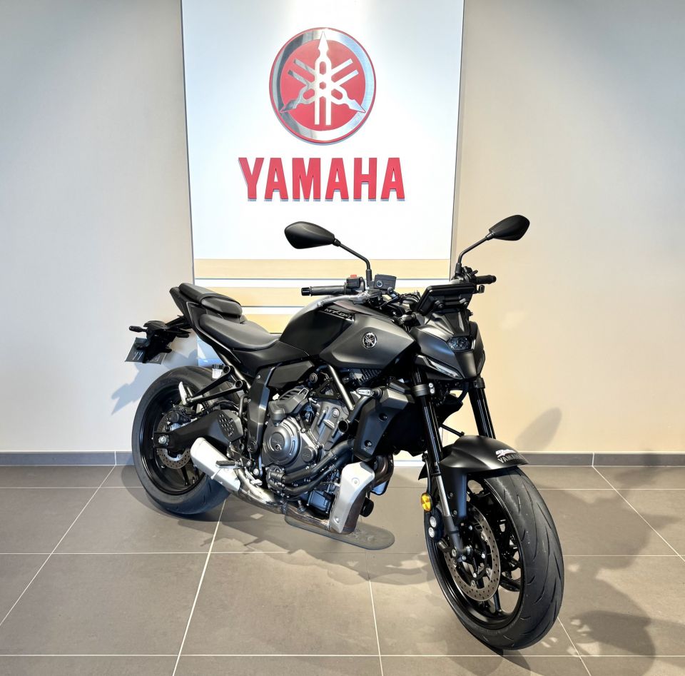 YAMAHA MT-07 Y-AMT 4