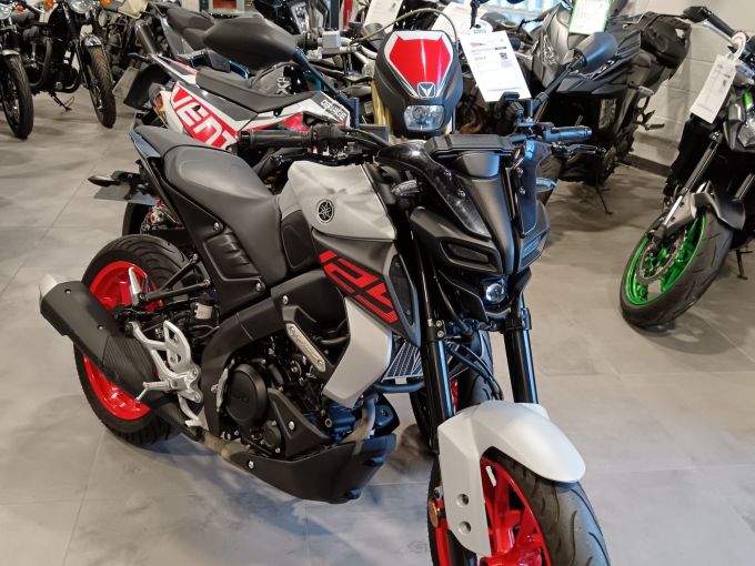 YAMAHA MT-125 ABS 4