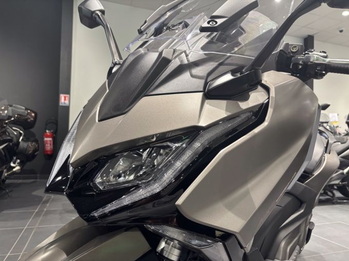 KYMCO AK 550 4