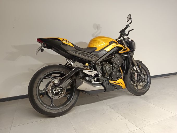 TRIUMPH STREET TRIPLE 765 RS 4