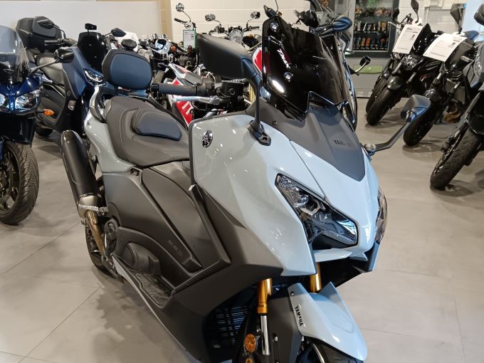 YAMAHA XP T-MAX 560 TECH MAX 4
