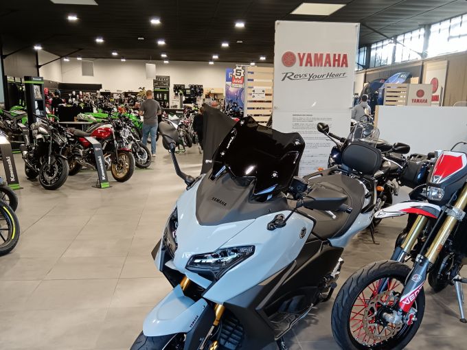 YAMAHA XP T-MAX 560 TECH MAX 4