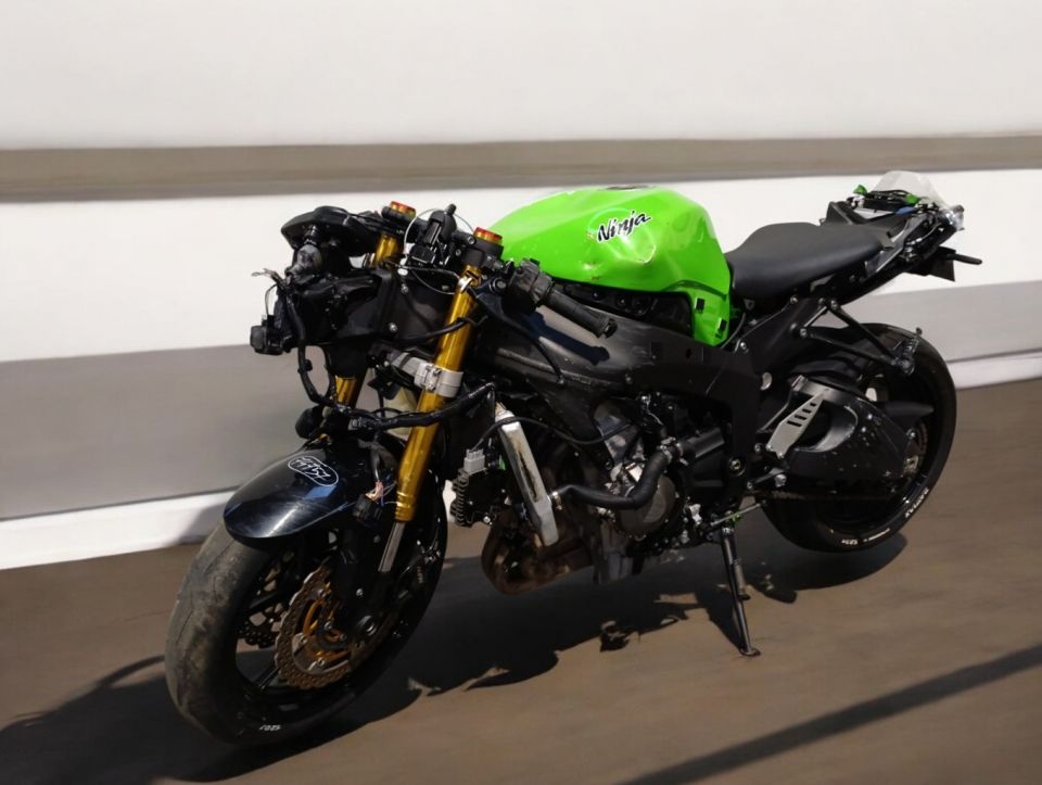 KAWASAKI ZX-6R 636 4