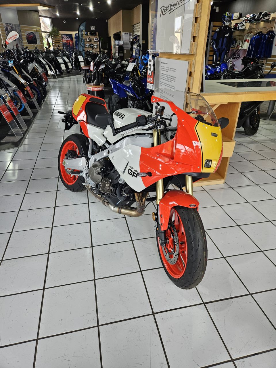 YAMAHA XSR 900 GP 35KW 4