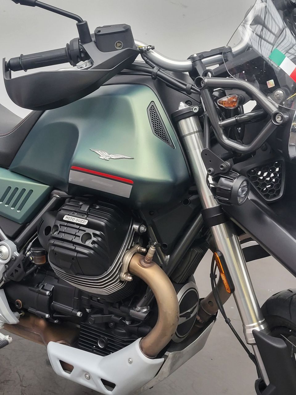 MOTO GUZZI V85 TT 850 4