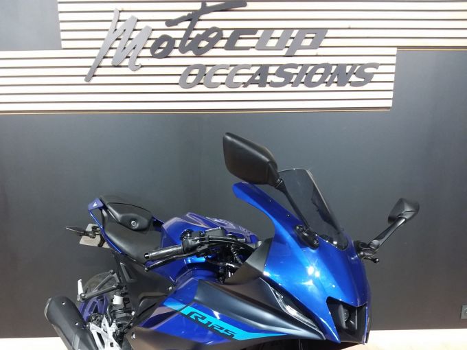 YAMAHA YZF 125 R ABS 4