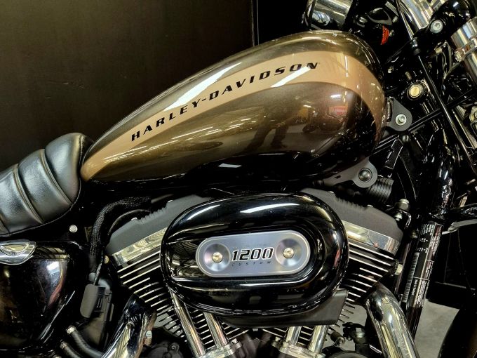 HARLEY-DAVIDSON SPORTSTER CUSTOM 1200 4