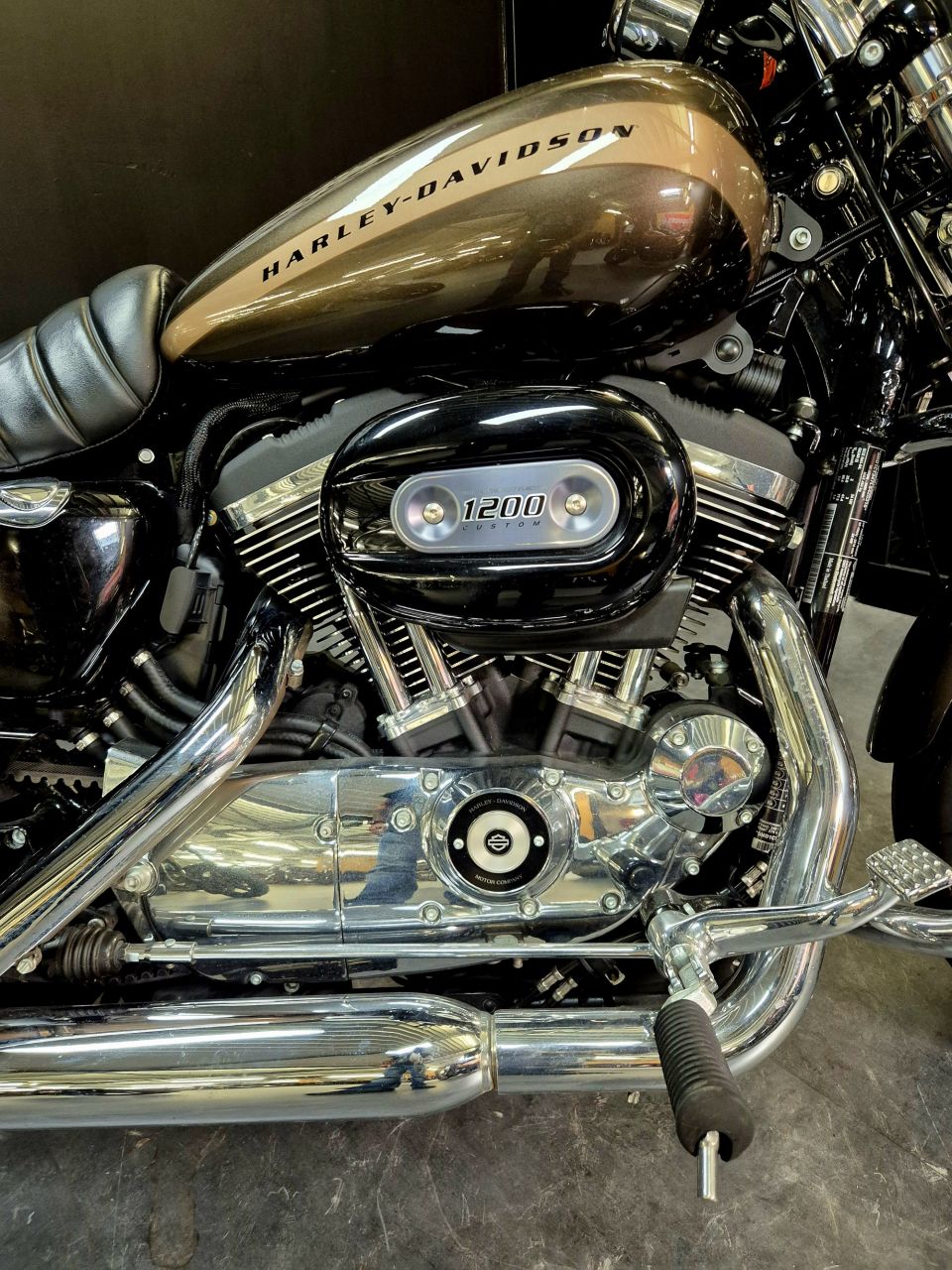 HARLEY-DAVIDSON SPORTSTER CUSTOM 1200 4