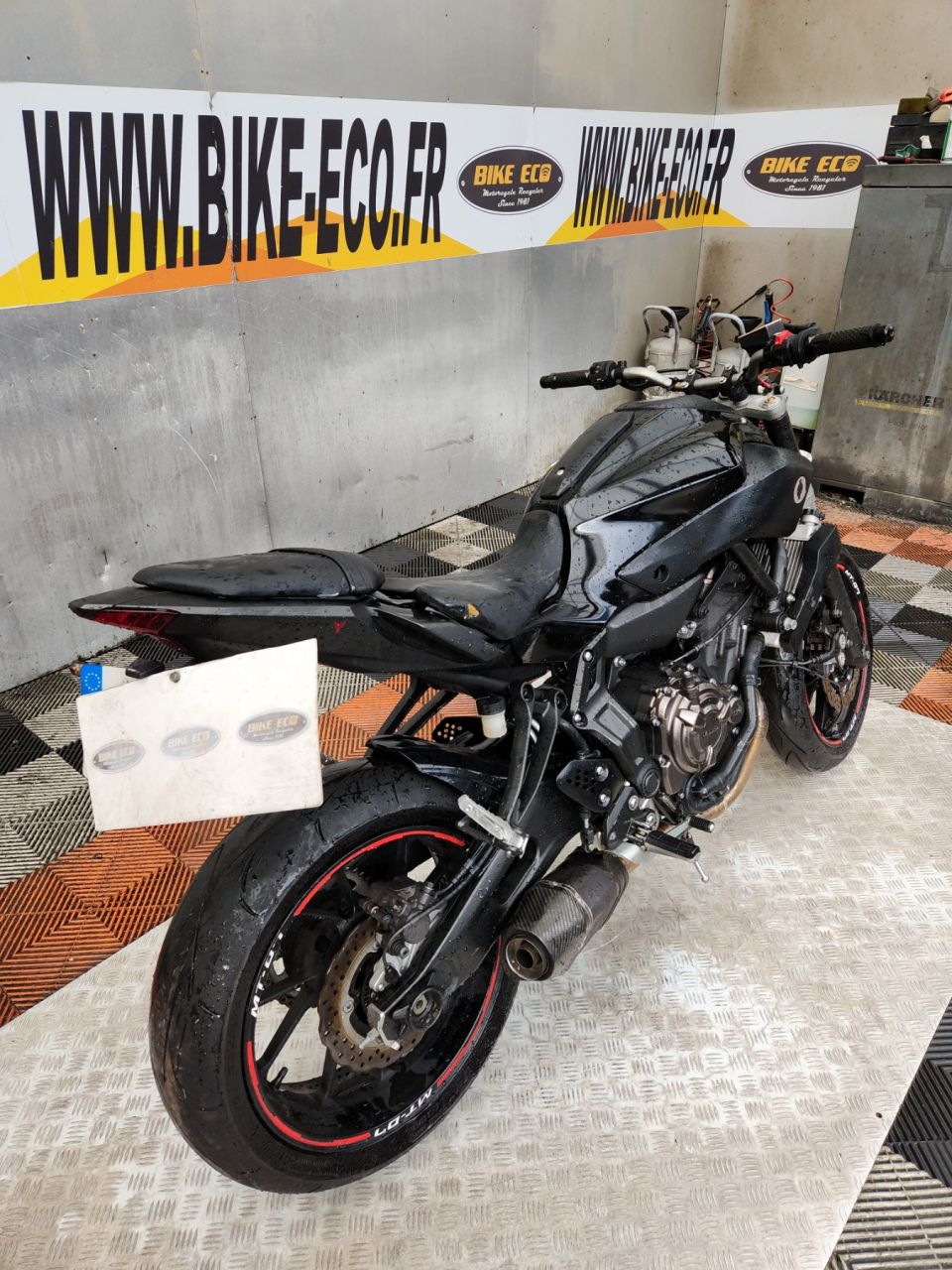 YAMAHA MT-07 4