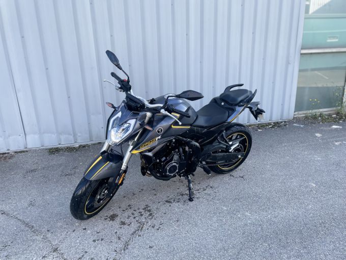 VOGE 525 R 4