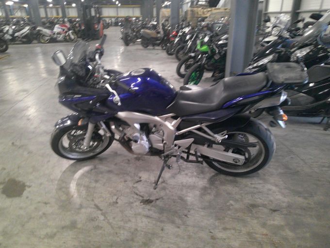 YAMAHA FZ6 (98CV) 4