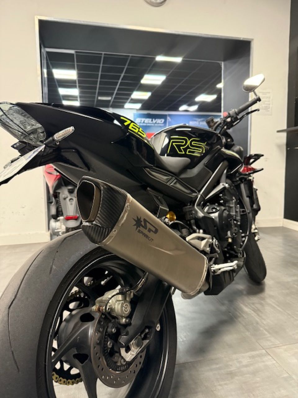 TRIUMPH STREET TRIPLE 765 RS 4