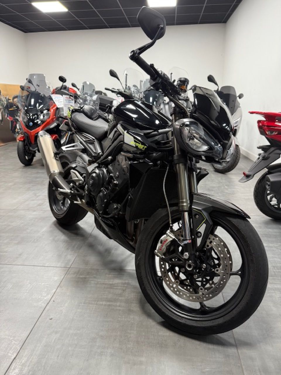 TRIUMPH STREET TRIPLE 765 RS 4
